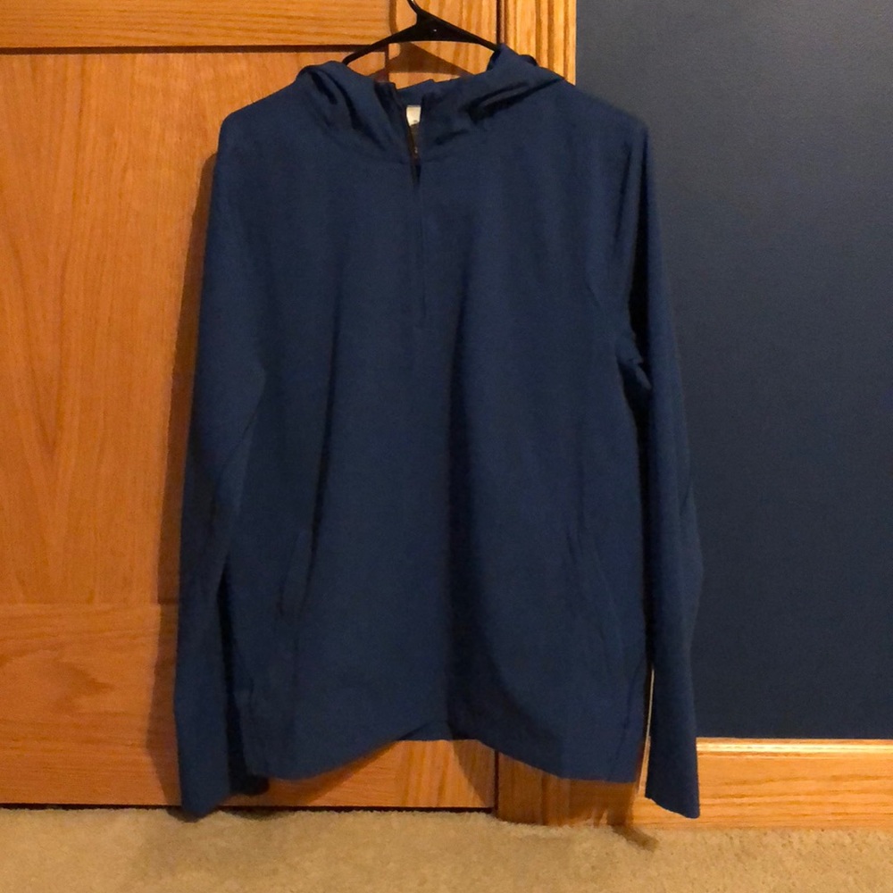 Lululemon pullover with hood
